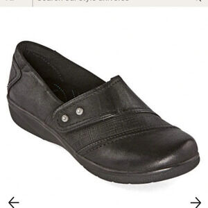 Yuu Phoria Dezary black slip on comfort shoes size 10 wide